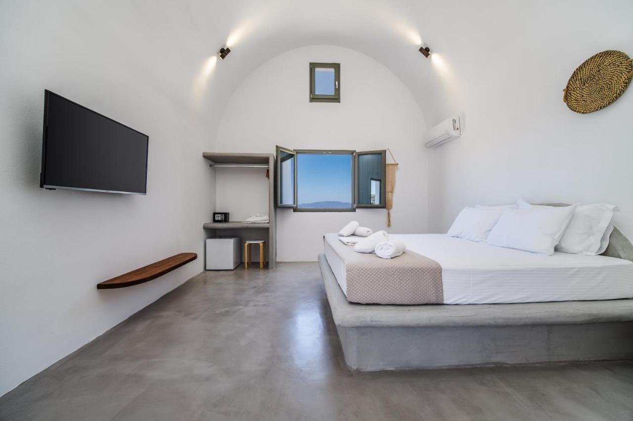 Amethyst Luxury Suites Oia Exterior photo