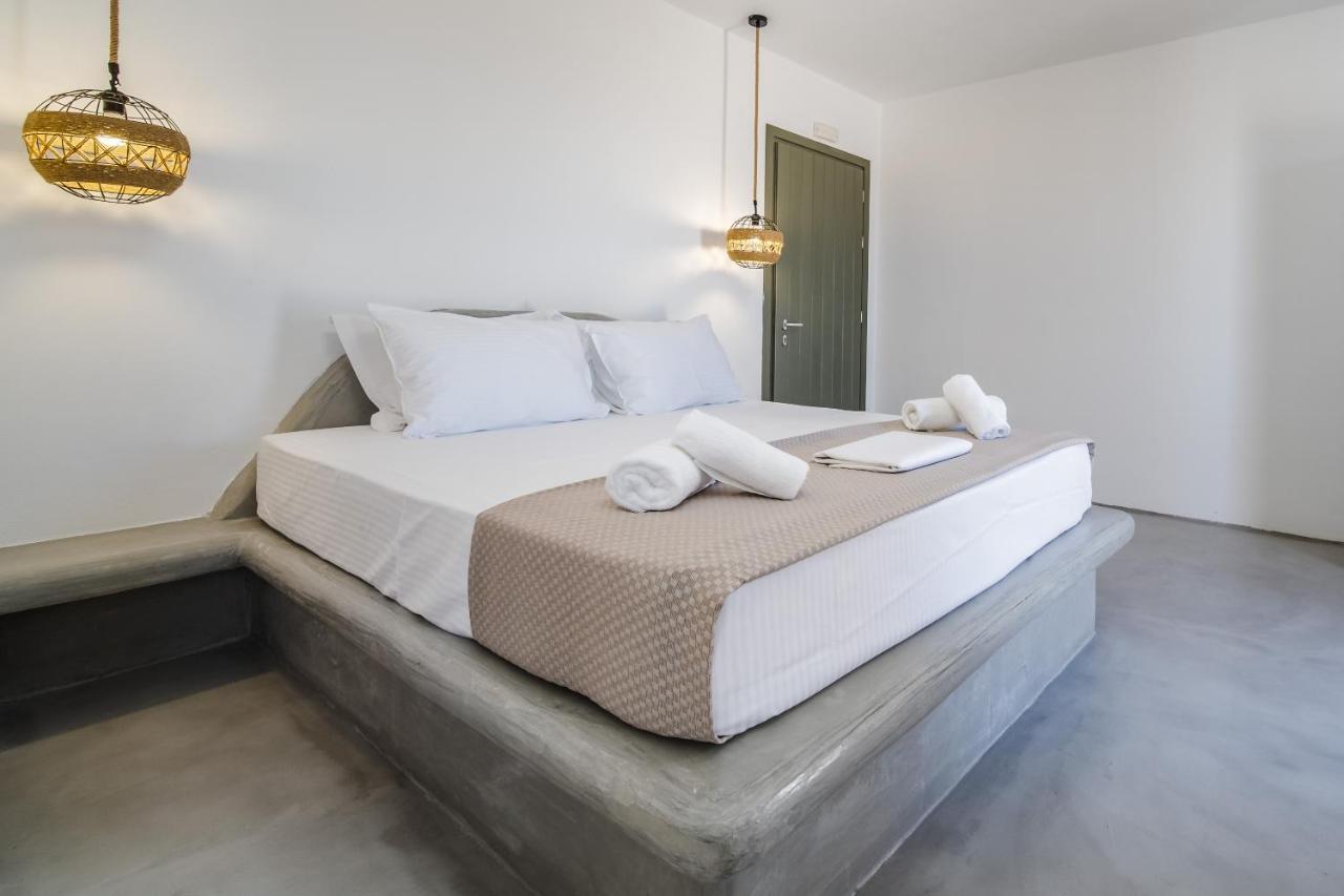 Amethyst Luxury Suites Oia Exterior photo